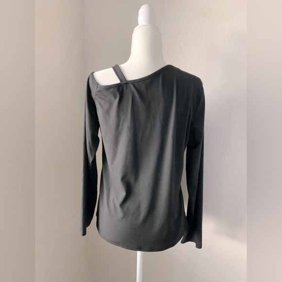 Black Long Sleeve Top with Heart Design - Picture 4 of 6